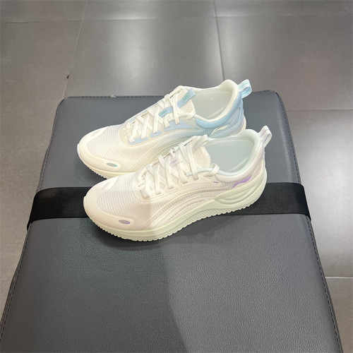 李宁2025夏季款易适跑步鞋减震专业跑鞋透气休闲运动鞋女 ARSV016