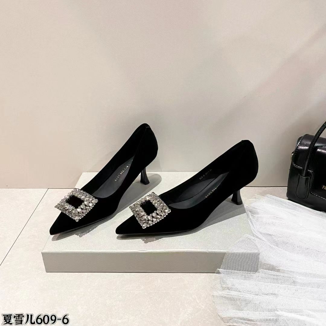 夏雪儿女鞋2026早秋新款时尚尖头细跟水钻浅口单鞋百搭休闲日常鞋