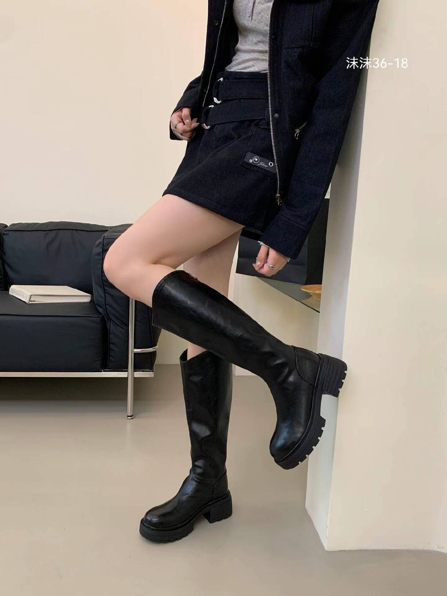 沫沫女靴2026秋冬新款皮面百搭圆头粗跟长靴时尚简约大气女靴子