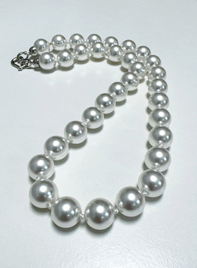 12mm白色马蹄扣贝珠项链XLA404