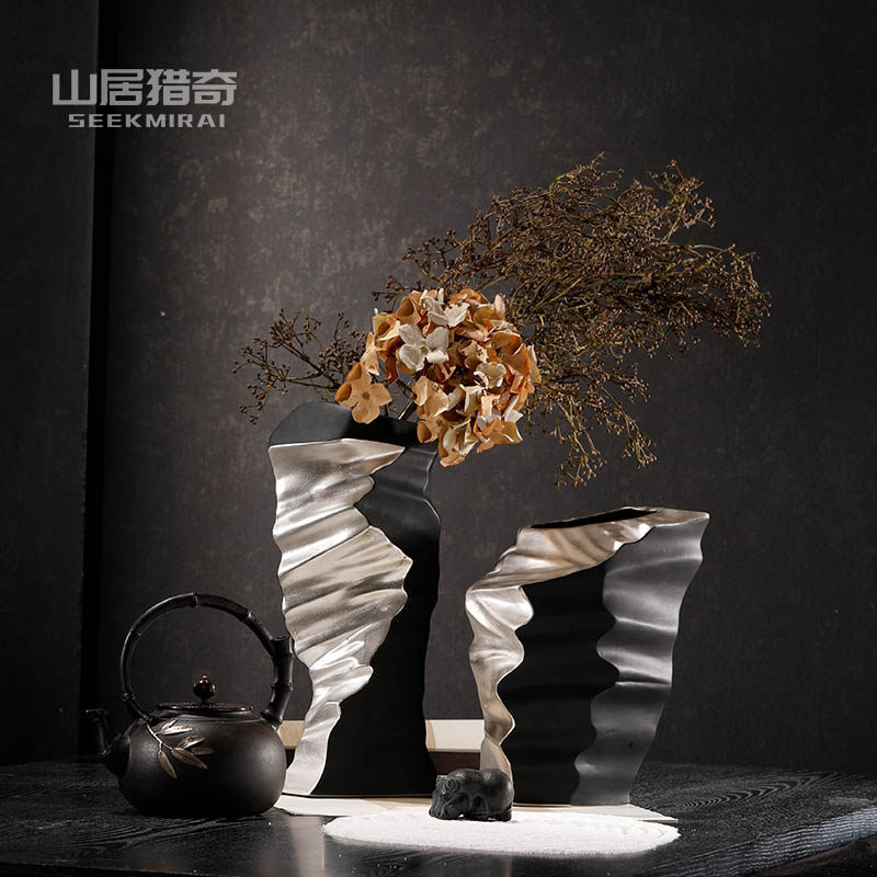 新中式风银黑色陶瓷异形软装花瓶
