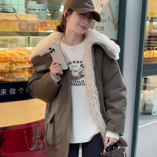 冲锋衣加厚冬季 2025新款 保暖外套 羊羔毛羽绒棉服中长款 军绿色工装