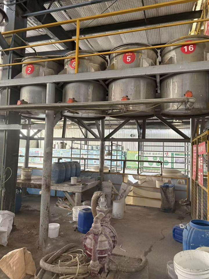 1月24日成都某公司所有（位于成都市青白江区同心大道613号厂房内）的构筑物及机器设备网络拍卖公告