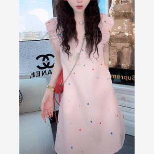 新款 温柔甜美粉色V领连衣裙女2025夏季 波点刺绣减龄休闲气质裙子