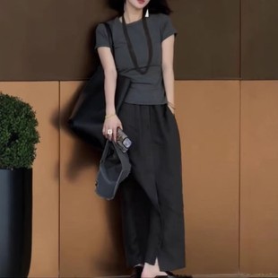 宽松半身裙显瘦 2025夏季 新款 高级感洋气宽松简约纯色修身 T恤时尚