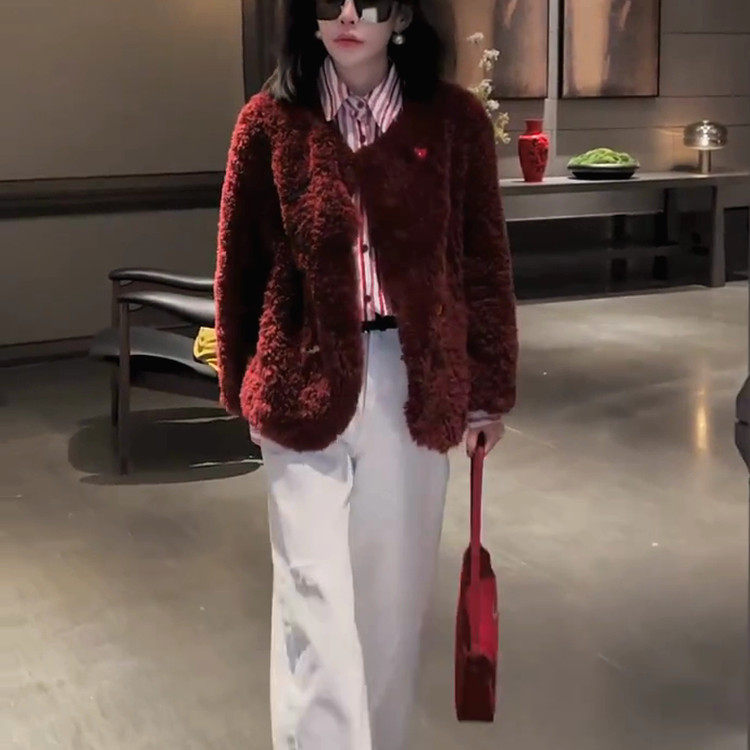 红色羊羔毛短款外套女秋冬高级感