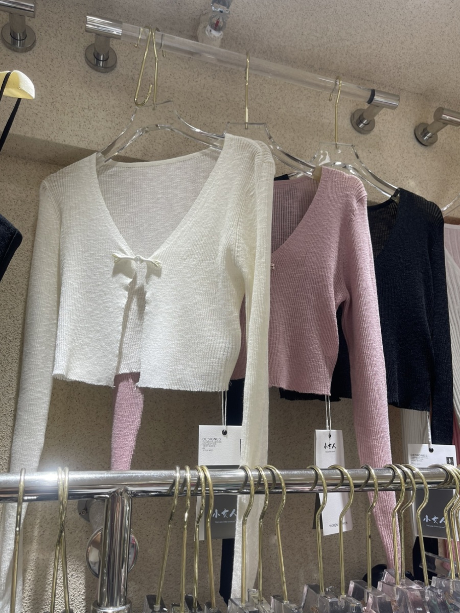 新中式盘扣白色V领冰丝针织防晒开衫女夏外搭罩衫薄纱小披肩上衣