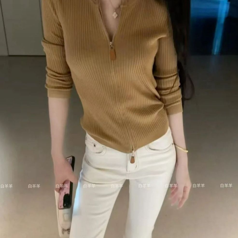 2025新款白色微喇叭牛仔裤女秋季新款显瘦不挑人百搭时尚牛仔长裤