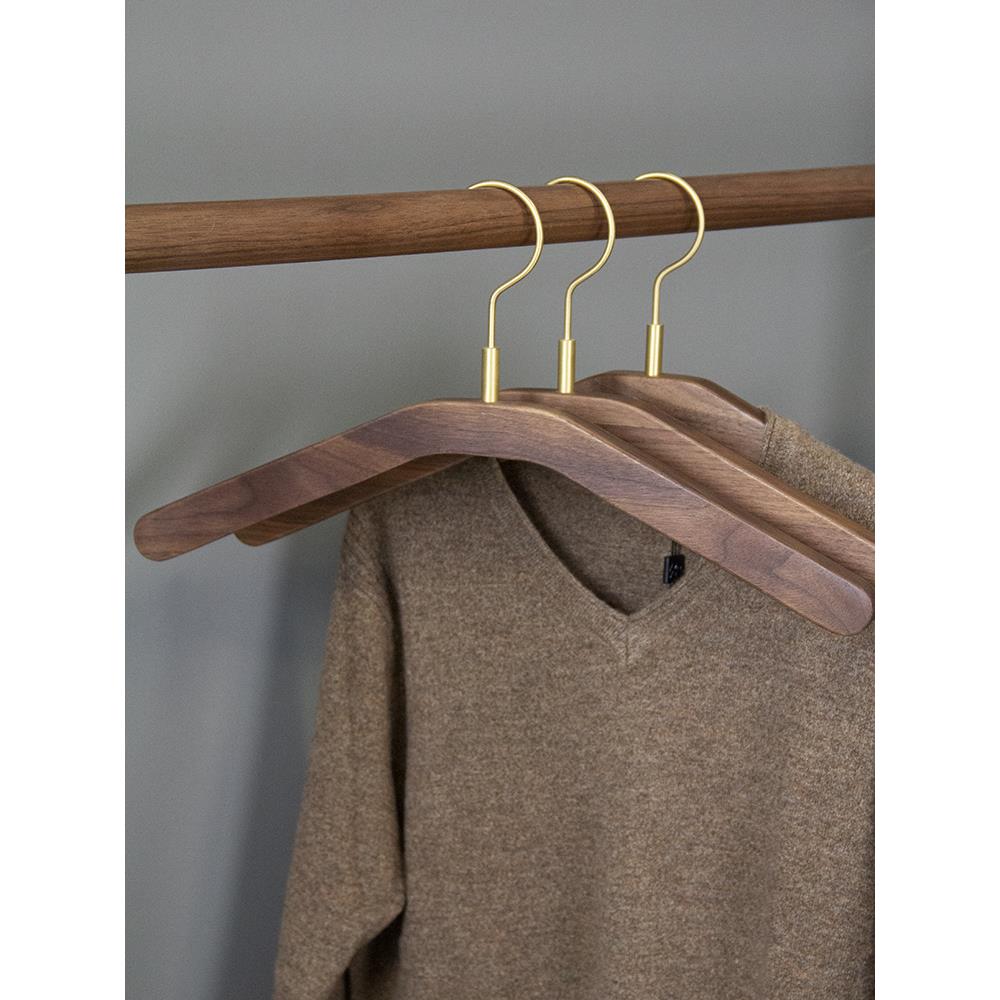 高端衣架多功能黑胡桃实木衣架帽房覆古风格男女衣柜木制衣架