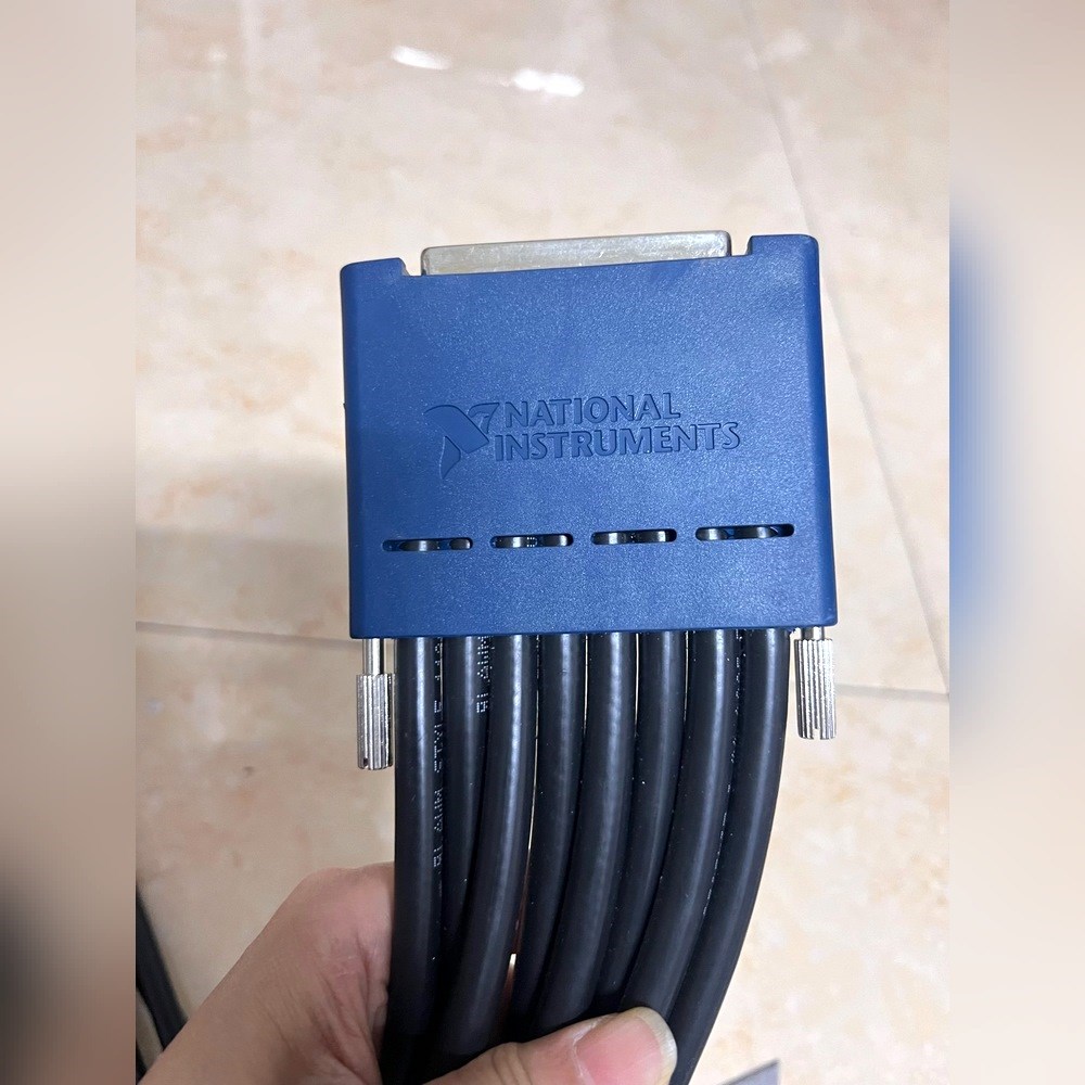 美国原装NI DB8F-DB8F-40A 8针D-SUB母头 议价