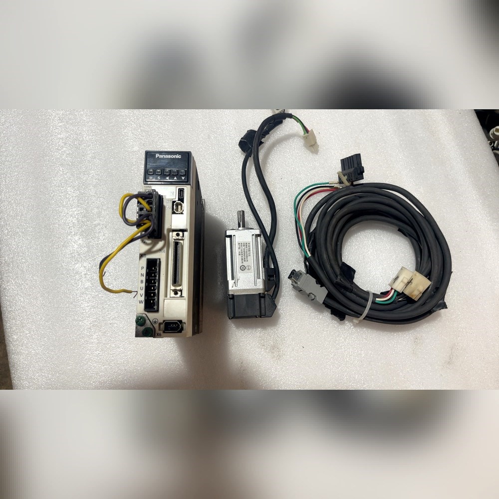 伺服驱动器电机100W 最后一套带线 脉冲型MADLN0 议价