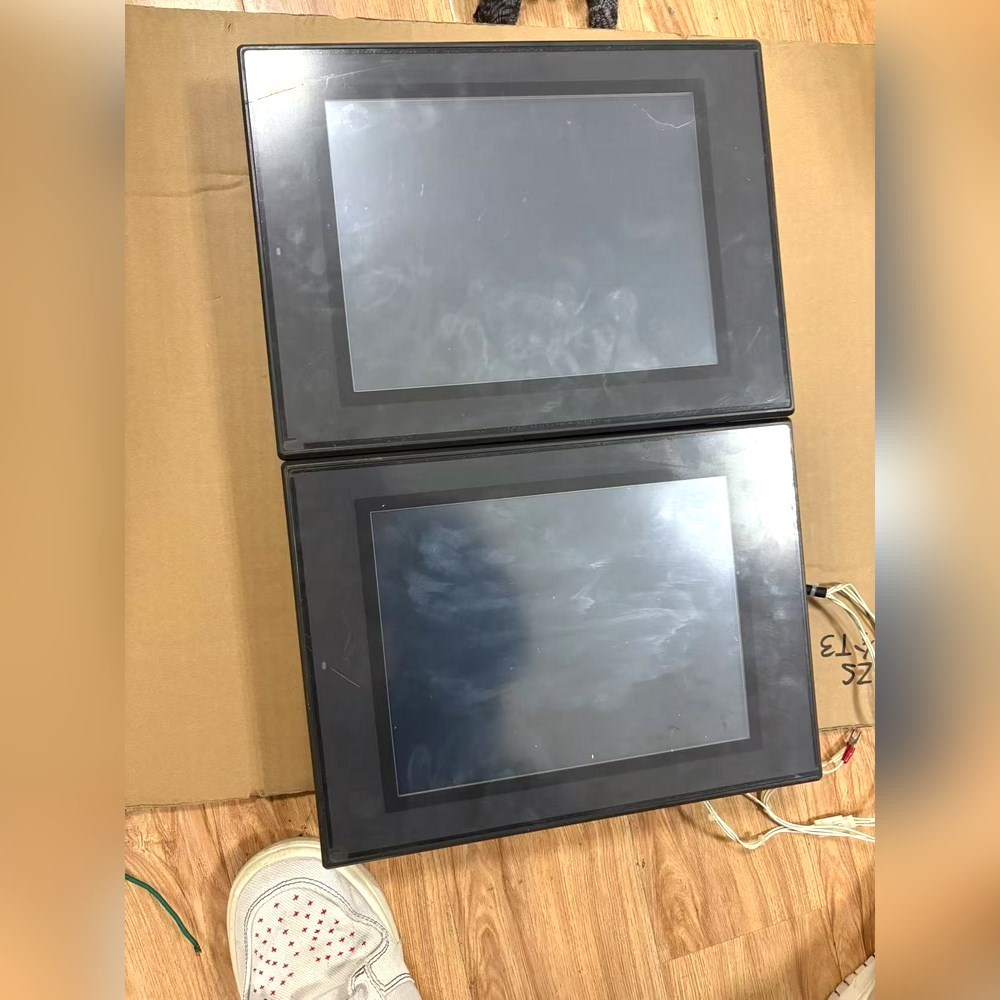 VT3-V10基恩士触摸屏实物图拍摄成色漂亮保护 议价
