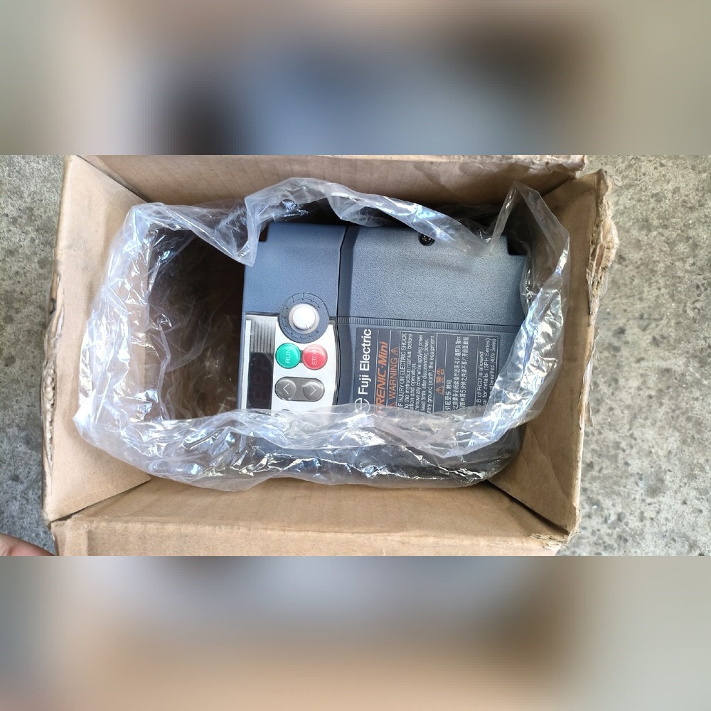 富士FRN0010C2S-4C变频器1.5kw 220 议价