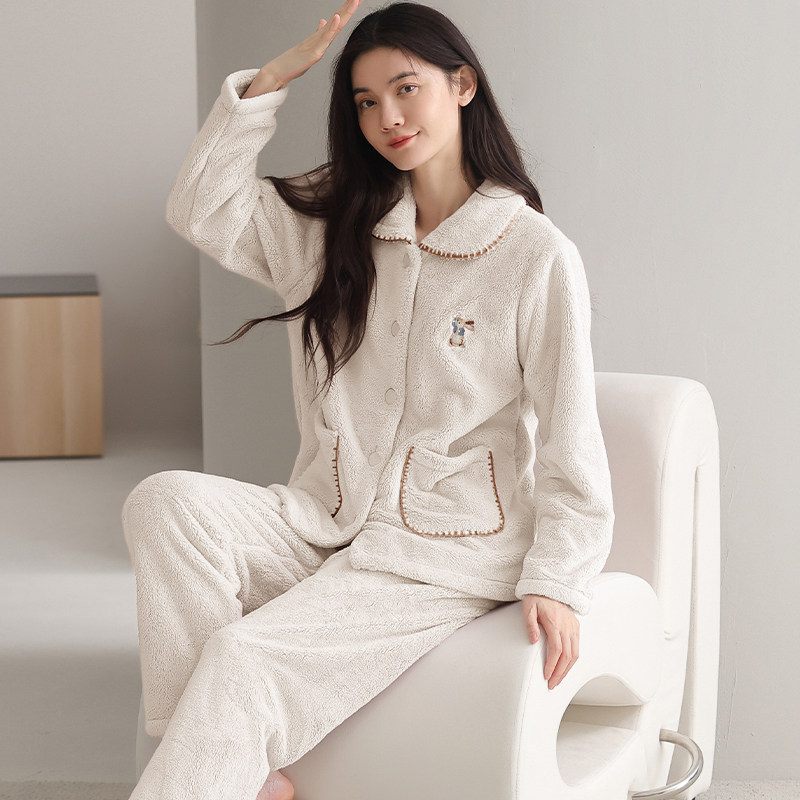 睡衣女款秋冬季珊瑚绒加厚加绒保暖开衫可爱兔子法兰绒家居服套装