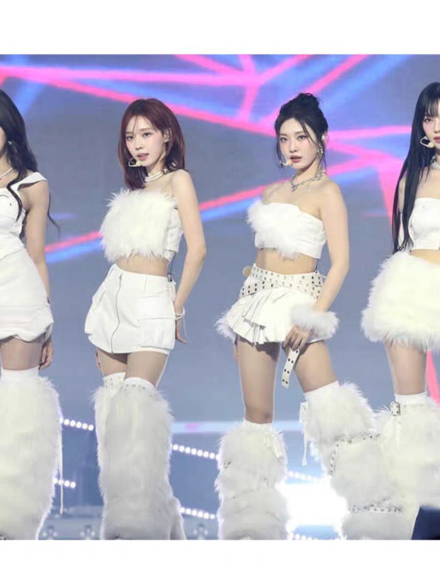 白色演出服babymonster打歌服