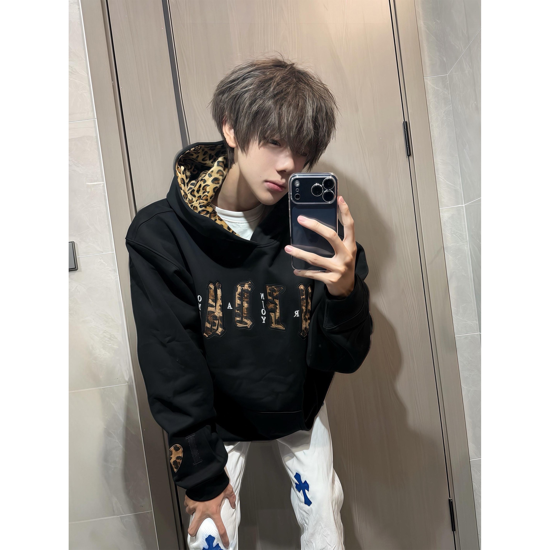 免费试穿~豹纹字母刺绣连帽卫衣