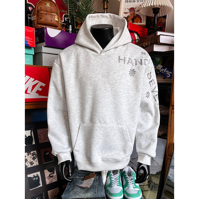 免费试穿~字母蝴蝶刺绣连帽卫衣