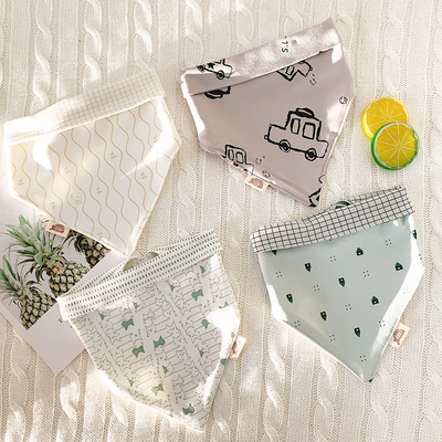 逗猴婴儿纯棉三角嘴围巾