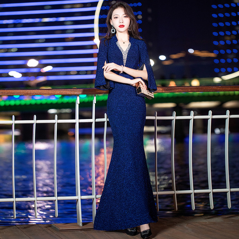 蓝色晚礼服女2024新款宴会气质轻奢小众高端高级感鱼尾年会主持裙