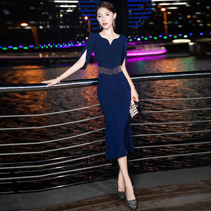 蓝色妈妈晚礼服2025新款轻奢小众高端宴会高级感鱼尾婚礼主持裙女
