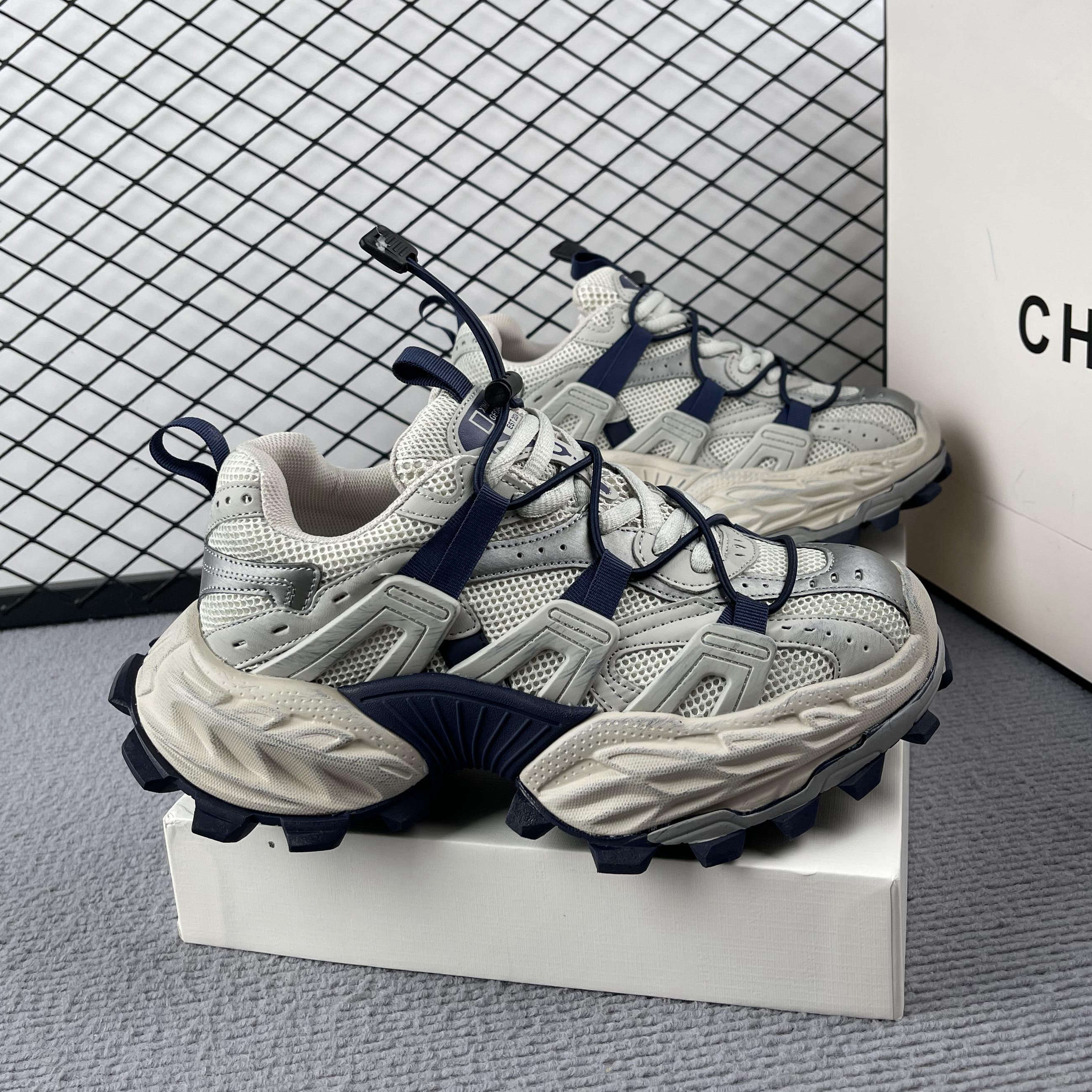 巴黎老爹鞋女2024年秋冬新款厚底轻便时尚百搭欧货运动跑步鞋女潮