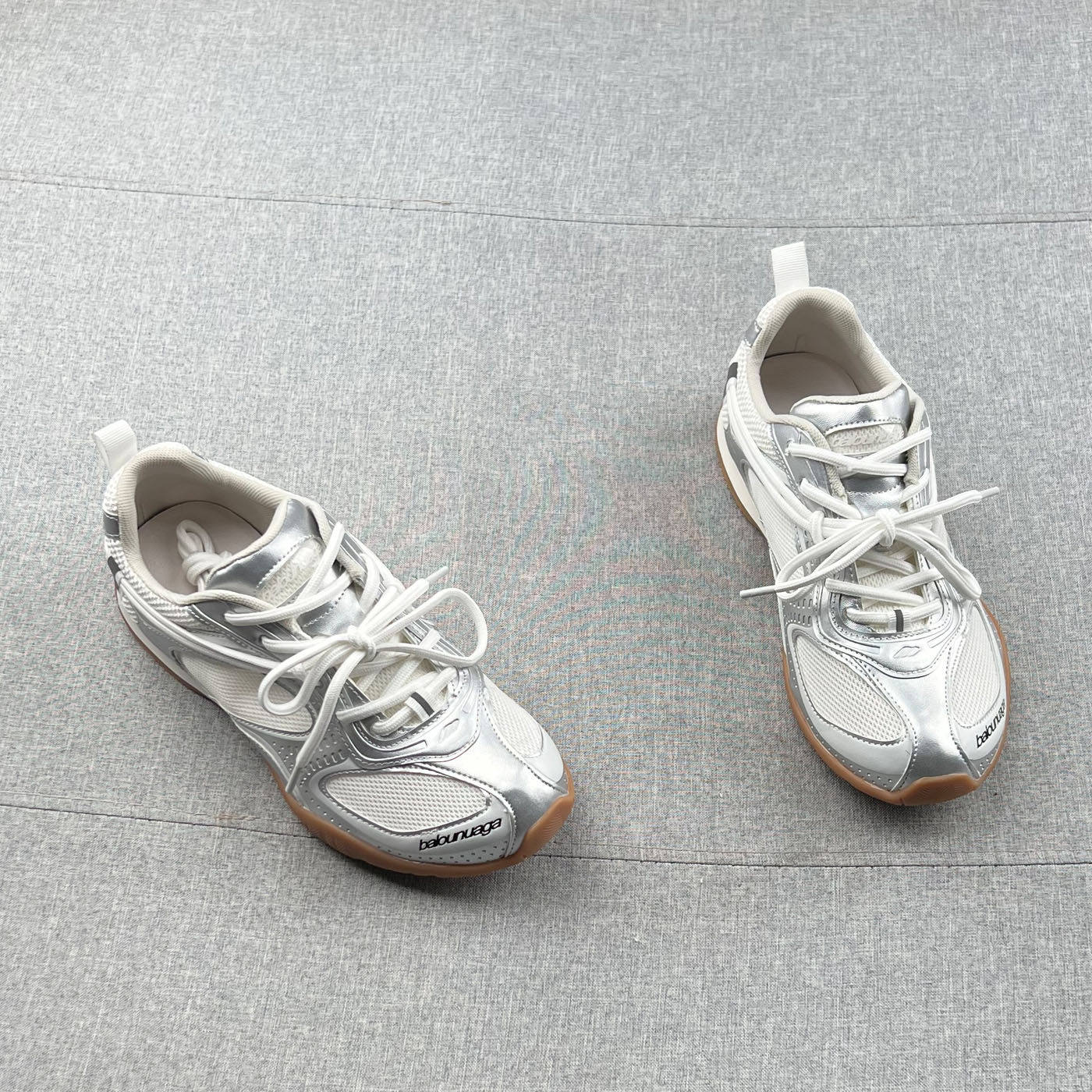 显脚小~网面拼接透气平跟慢跑鞋阿甘鞋2026年春夏休闲户外登山鞋