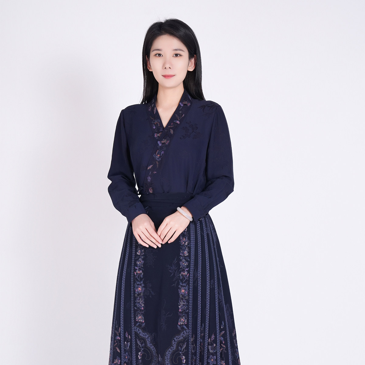 浒城古娘春季新款女装刺绣气质长袖V领新中式国风上衣衬衫女春夏