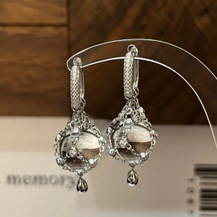 新款银色网兜耳环女士清透白水晶珍珠项链细闪耳扣气质方圆脸耳饰