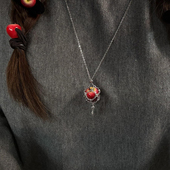 童话信物新年款 平安红苹果网兜项链吊坠个性 设计感甜美百搭毛衣链