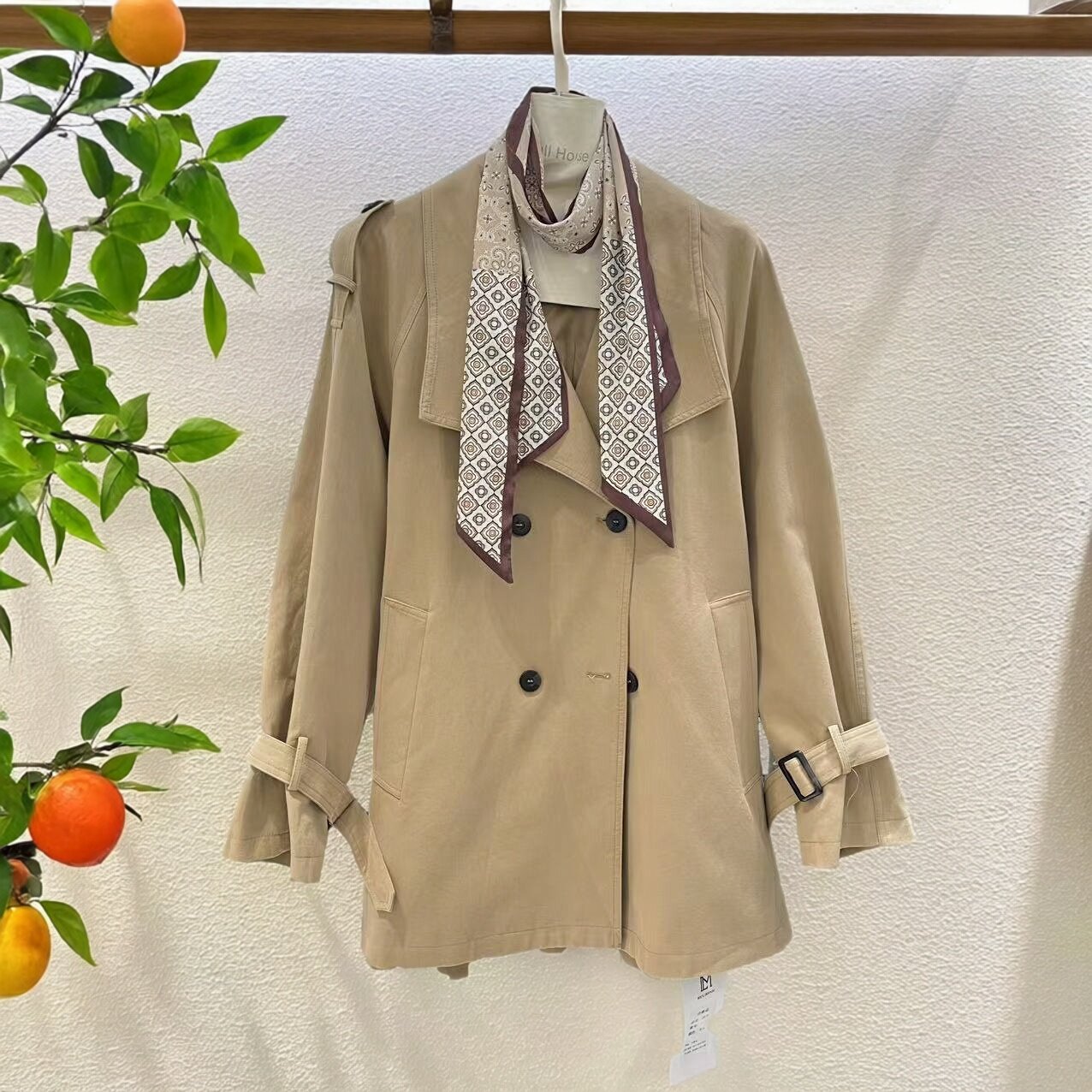 卡其色双排扣收腰中长风衣女外套