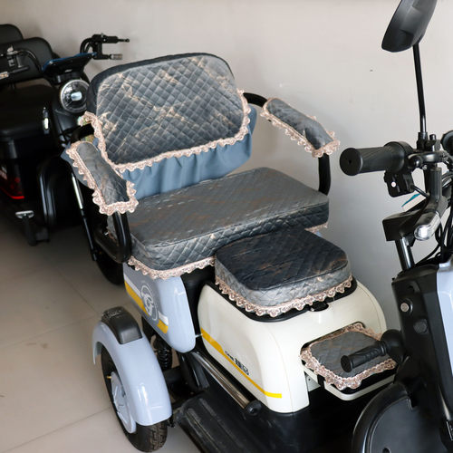 爱美电动三轮车坐垫座套毛绒保暖