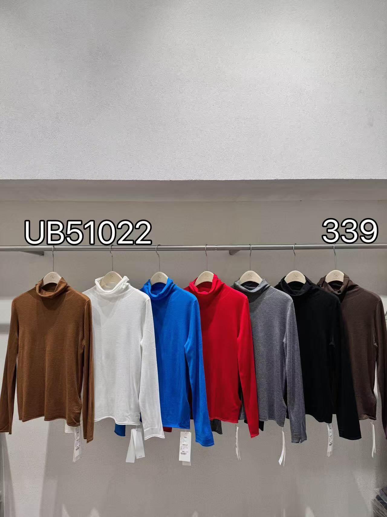 UaUB51022新款女装高领长袖T恤女宽松圆领套头打底衫百搭磨绒上衣