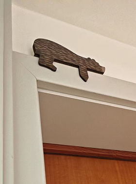 北欧ins风门顶有只小熊创意动物门上摆件木质装饰品跨境热卖潮品