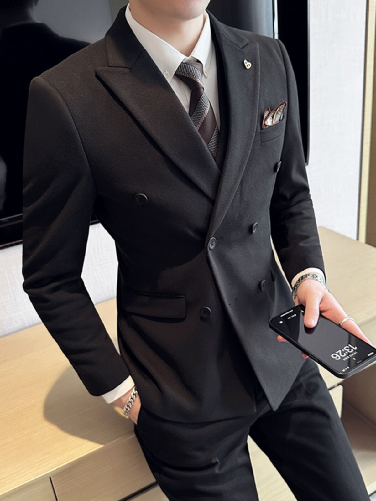 새로운 스타일의 남성용 모직 정장 한국판 슬림핏 캐주얼하고 따뜻하며 두꺼운 남성용 더블 브레스트 모직 정장 재킷