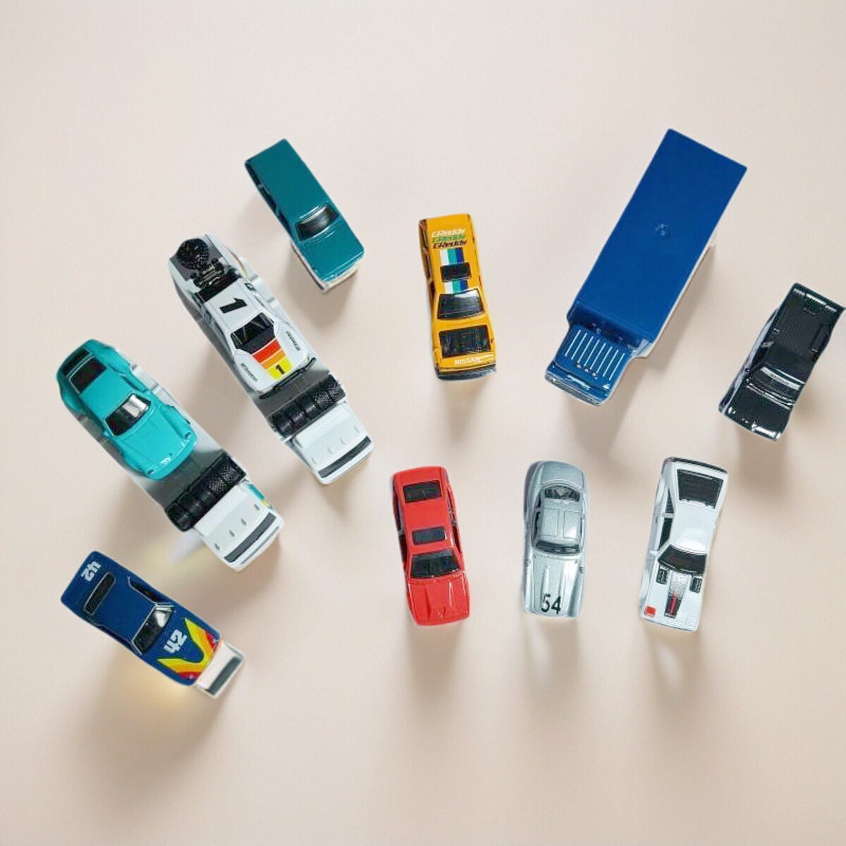 男孩车模车库赛车铁底胶胎