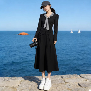 2026入春穿搭黑色翻领蝴蝶结休闲时尚套装女简单大方半身裙两件套