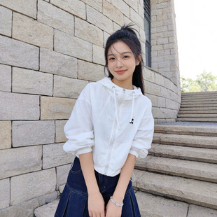 八色逗号双拉链连帽防晒外套女夏季薄款宽松休闲百搭防晒上衣