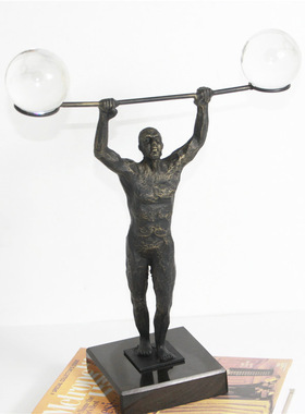 创意水晶球工艺品复古怀旧摆设样板房装饰品举重人物客厅欧式摆件