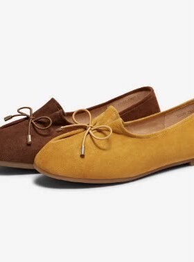 百思图2026春季新款乐福鞋简约复古通勤方头女单鞋UXE01AA6