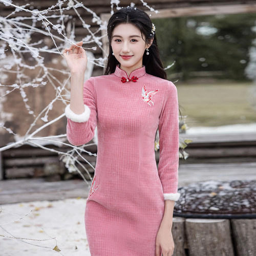 玫红色新中式复古风长袖冬款旗袍