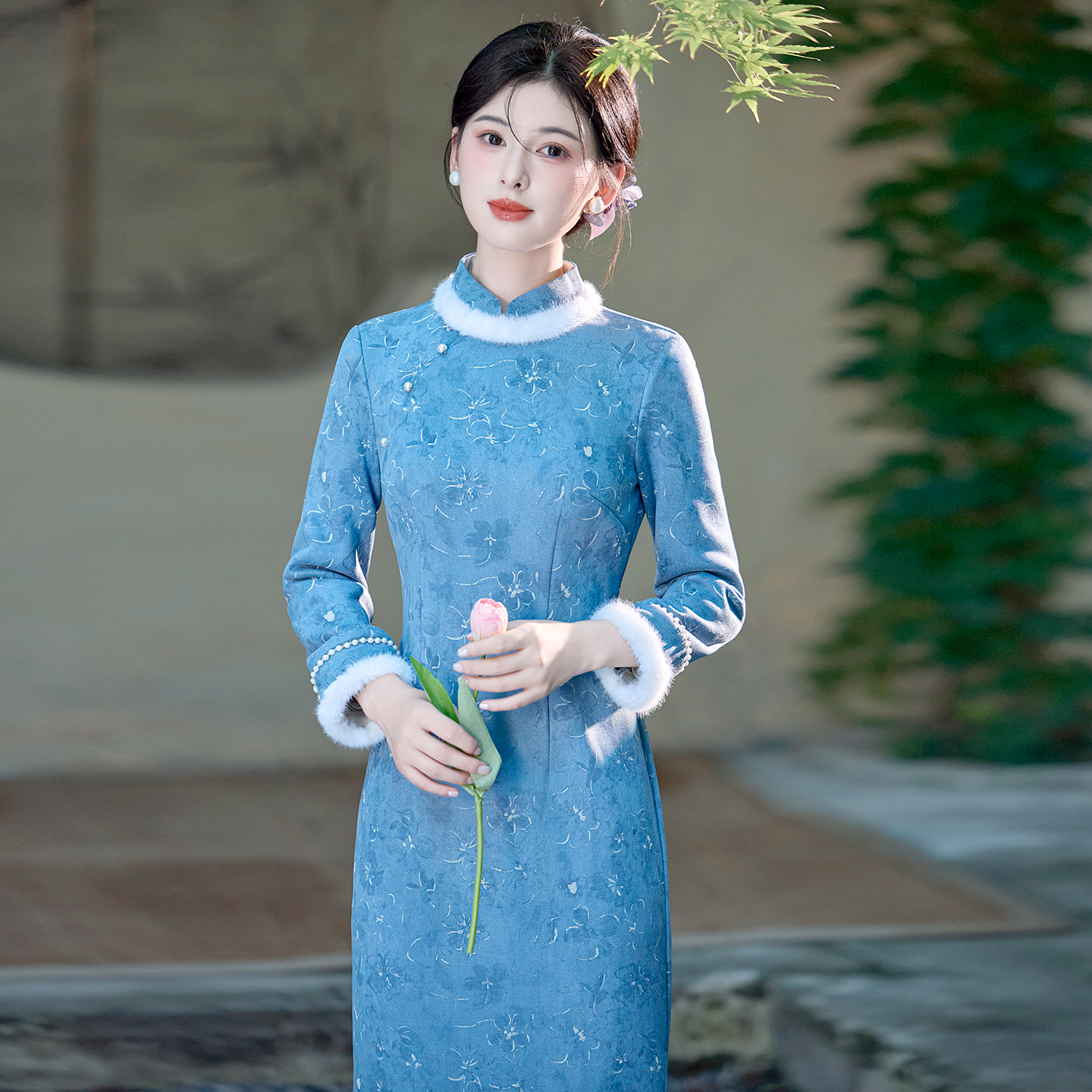 蓝色复古国风新中式长袖加绒旗袍