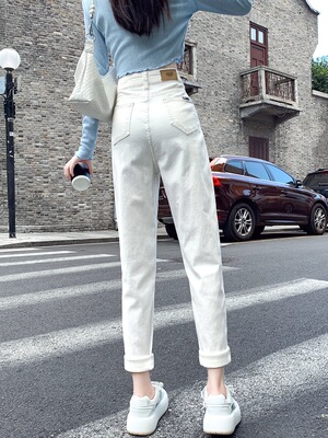 白色哈伦裤女春秋2026爆款穿搭
