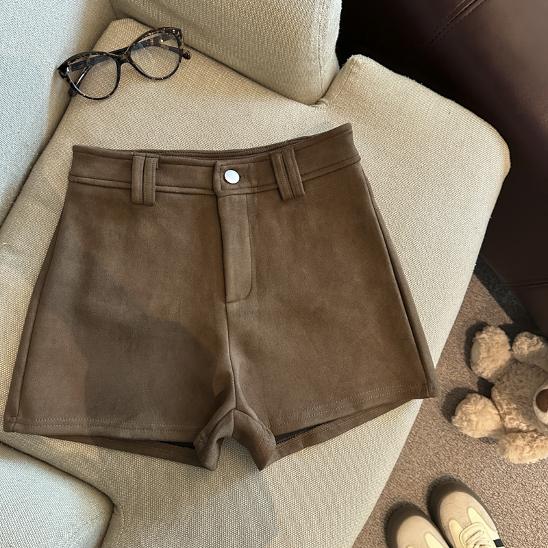 美拉德复古麂皮绒休闲短裤女秋冬新款高腰显瘦辣妹百搭包臀热裤子