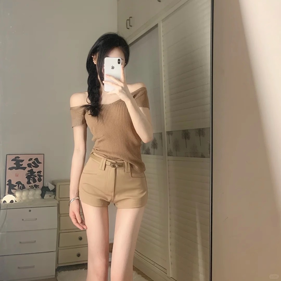 卡其色辣妹短裤女夏季2025新款修身显瘦小个子a字包臀百搭热裤子