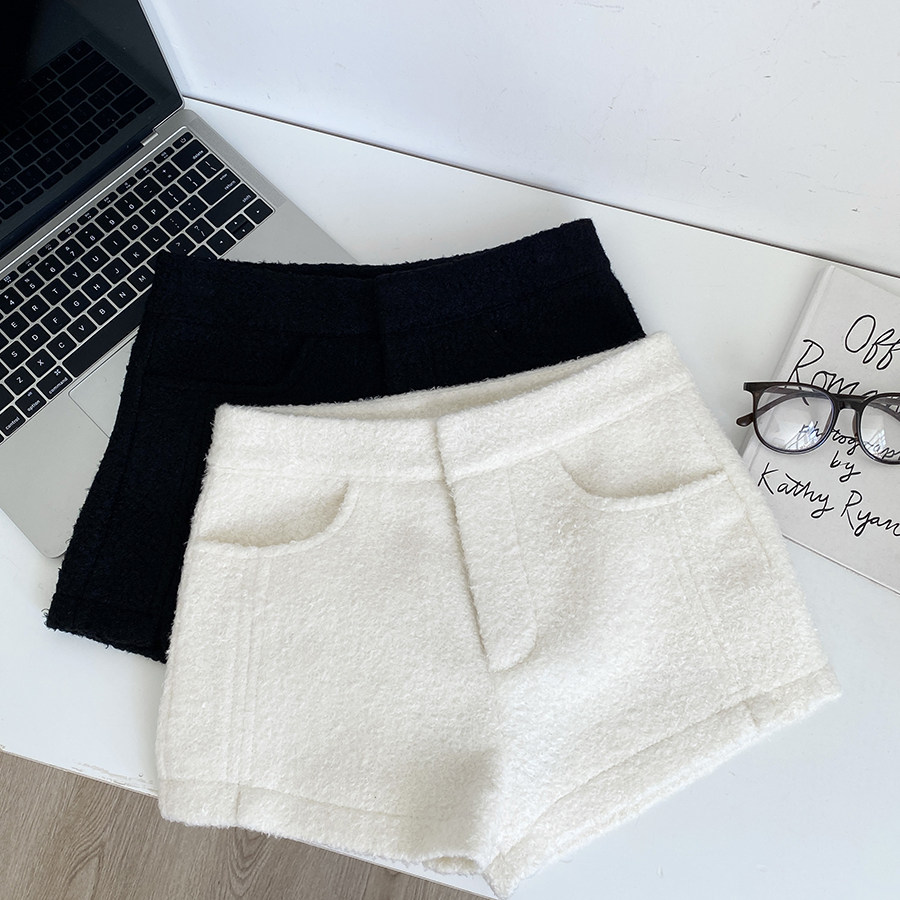 白色高腰毛呢短裤女秋冬2025新款外穿靴裤小个子a字三分包臀热裤