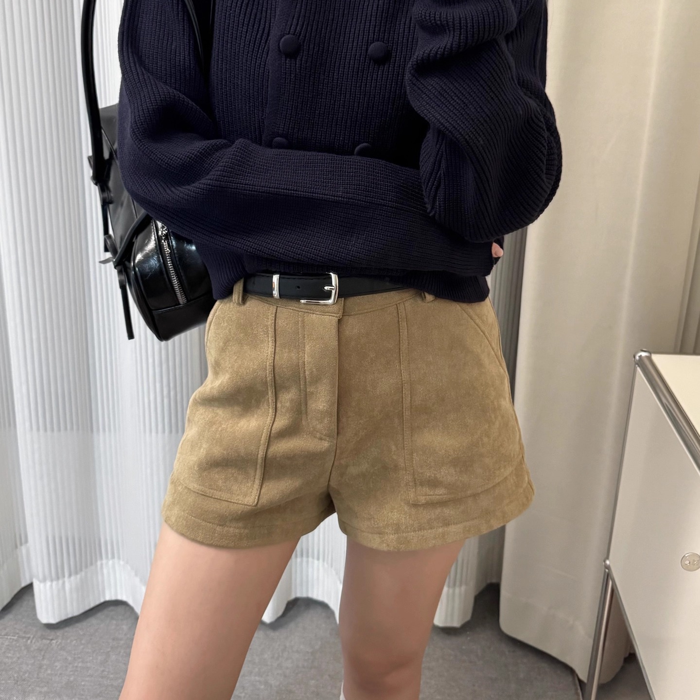 复古麂皮绒卡其色短裤女秋冬新款设计感大口袋辣妹工装阔腿休闲裤