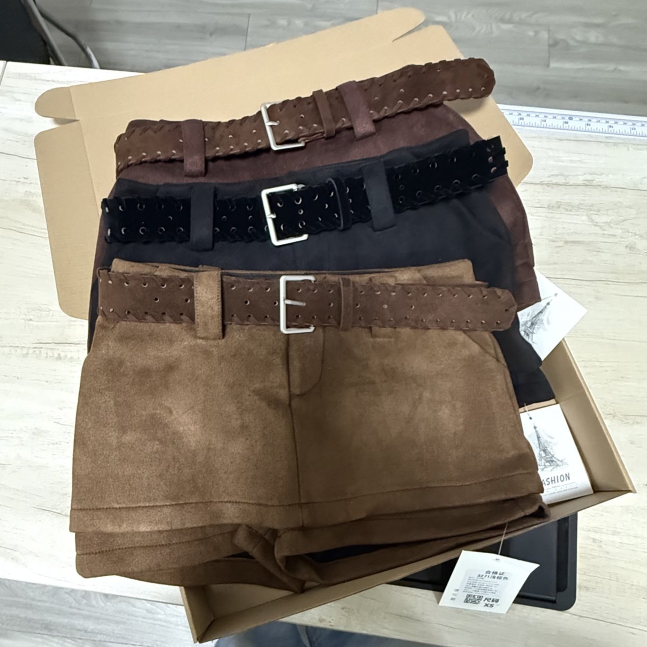 美拉德风麂皮绒短裤女秋冬新款高腰显瘦配腰带咖色高级感休闲热裤