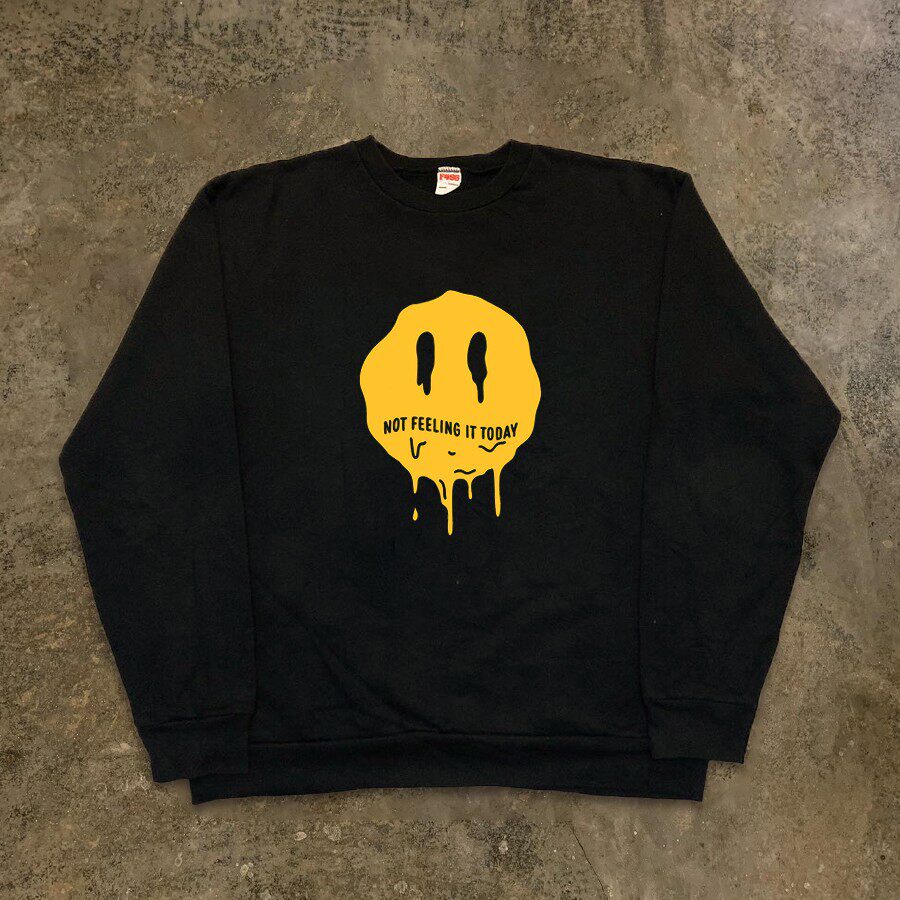 BOMBA STUDIO 인 디자인은 남성과 여성 모두를 위한 스마일리 페이스 프린트 트렌디 브랜드 같은 스타일을 녹여냅니다