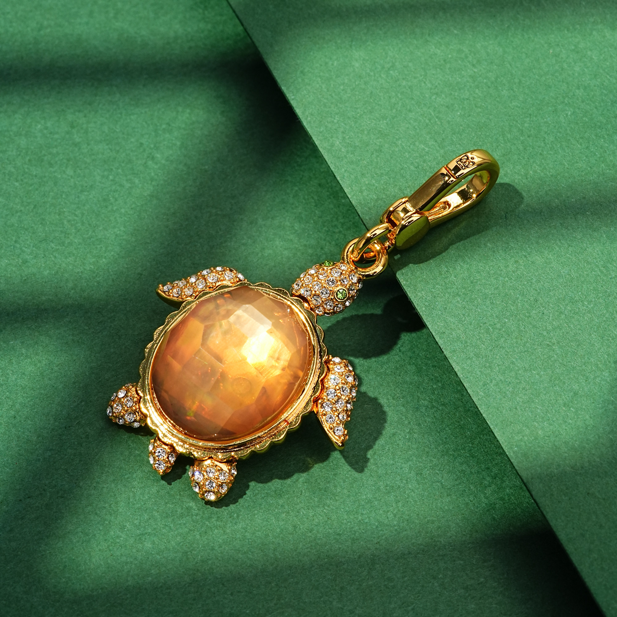 精美幻彩琥珀水晶宝石镶钻绿眼睛长寿龟吊坠挂饰招财乌龟毛衣项链