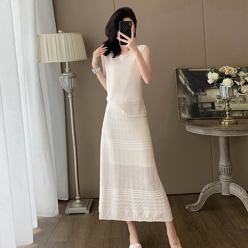 冰丝针织无袖背心上衣+半身裙